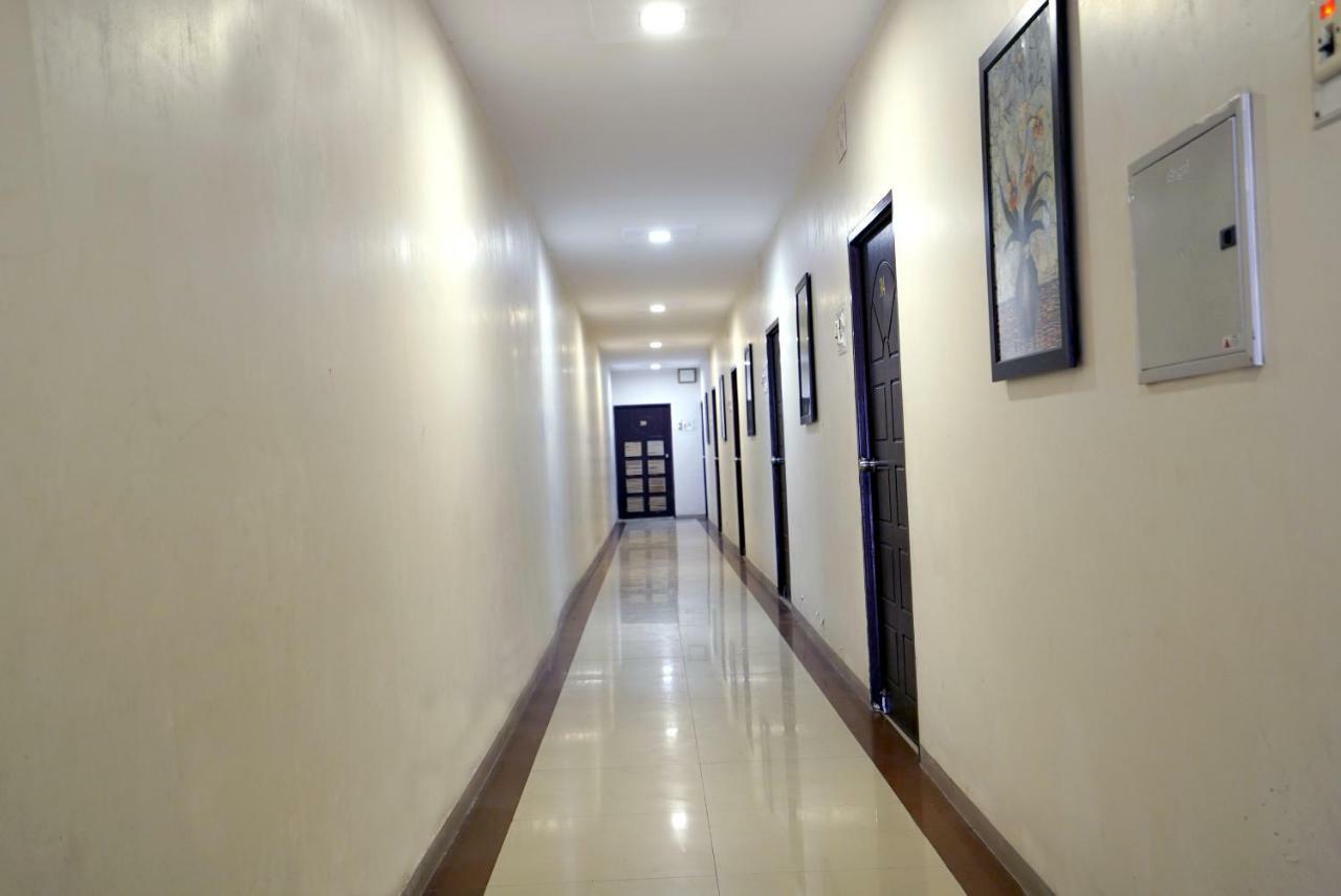 Hotel Royal Ahmedabad Exterior photo